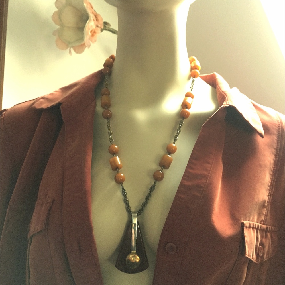 Art Deco Butterscotch/ Chocolate Bakelite Pendant Necklace - Picture 3 of 7